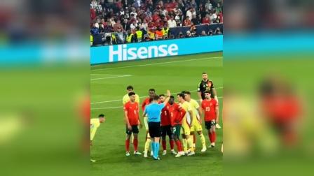 网页版入口-巴萨遭遇争议判罚，裁判组回应：执法公正，出来同时一起无法.的简单介绍