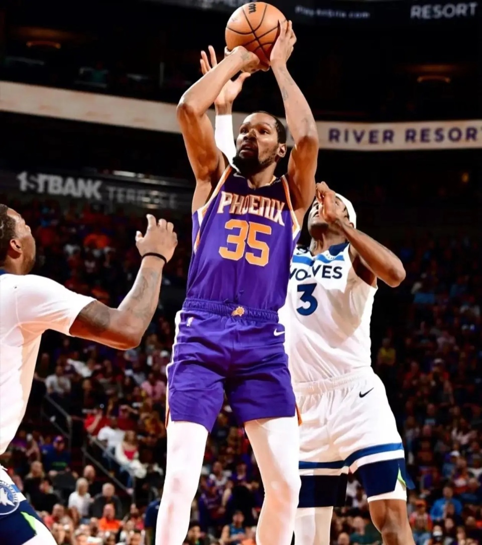 Yabo Sports-杜兰特迎来十赛季出色发挥，德国队观众热烈欢呼！